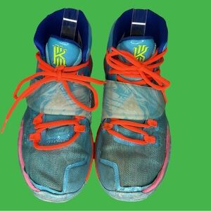 Nike Youth Size 5.5 Kyrie 6 Pool Basketball Sneakers Blue High Top CZ4686-408